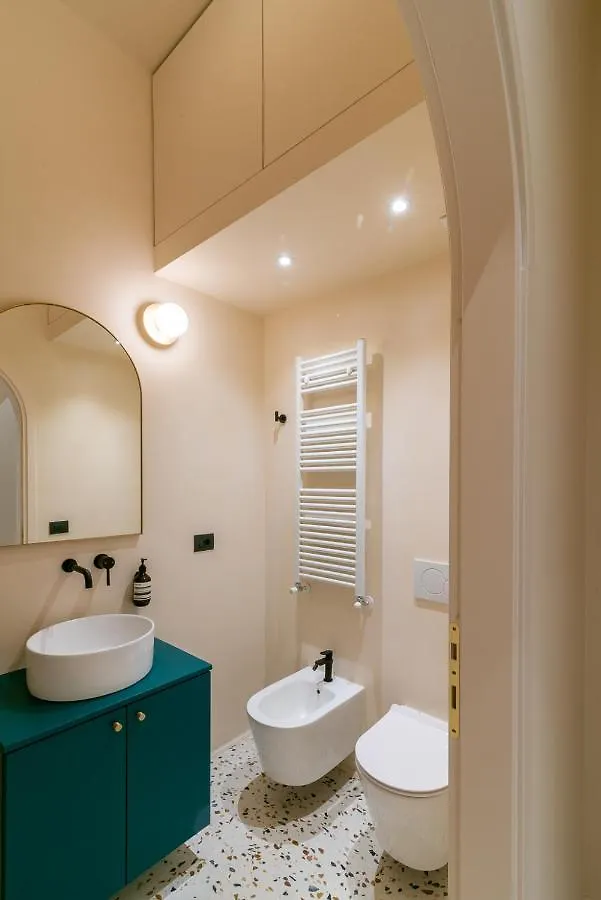Youhosty - Borgonuovo 4 Milan Apartment