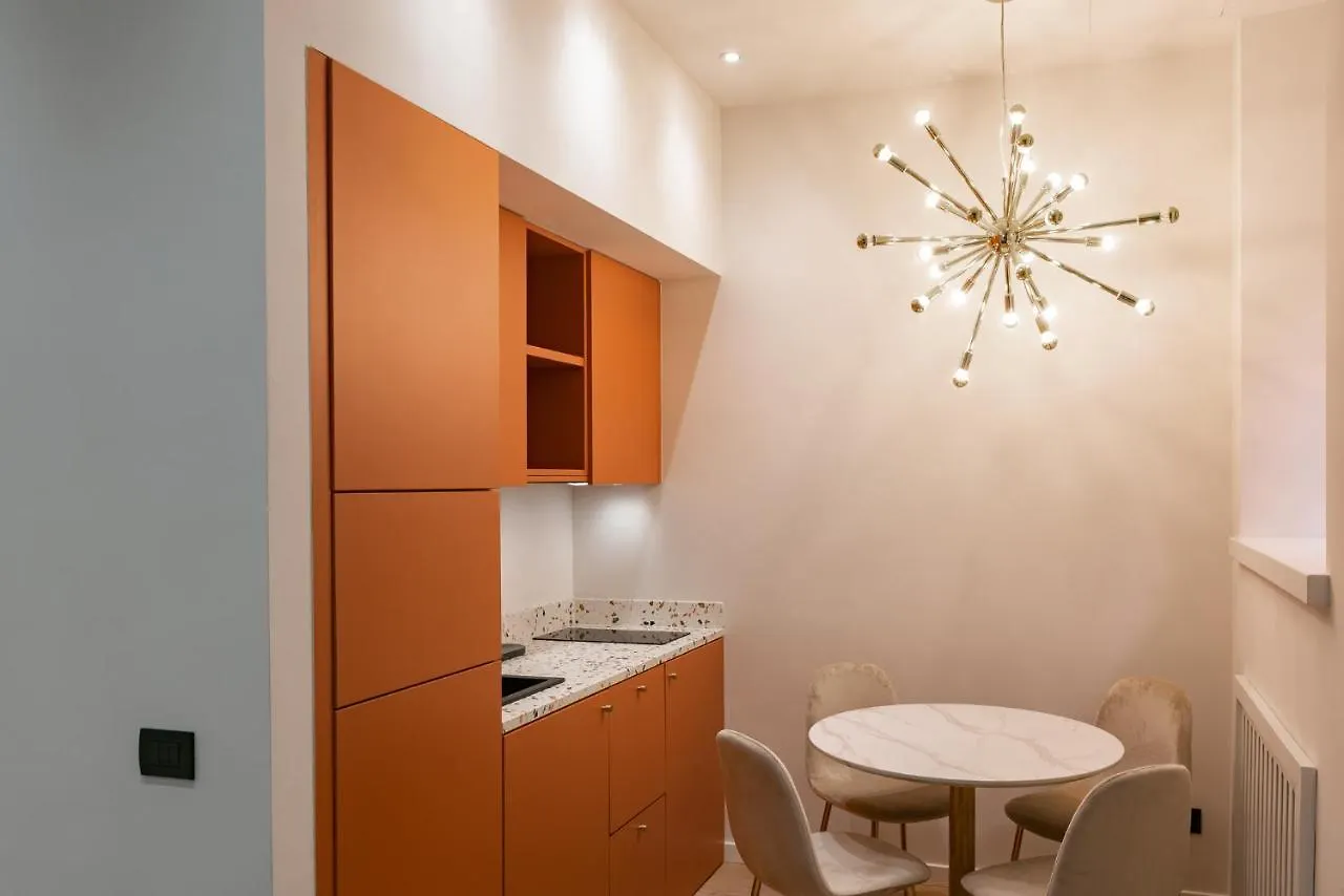Apartment Youhosty - Borgonuovo 4 Milan Italy
