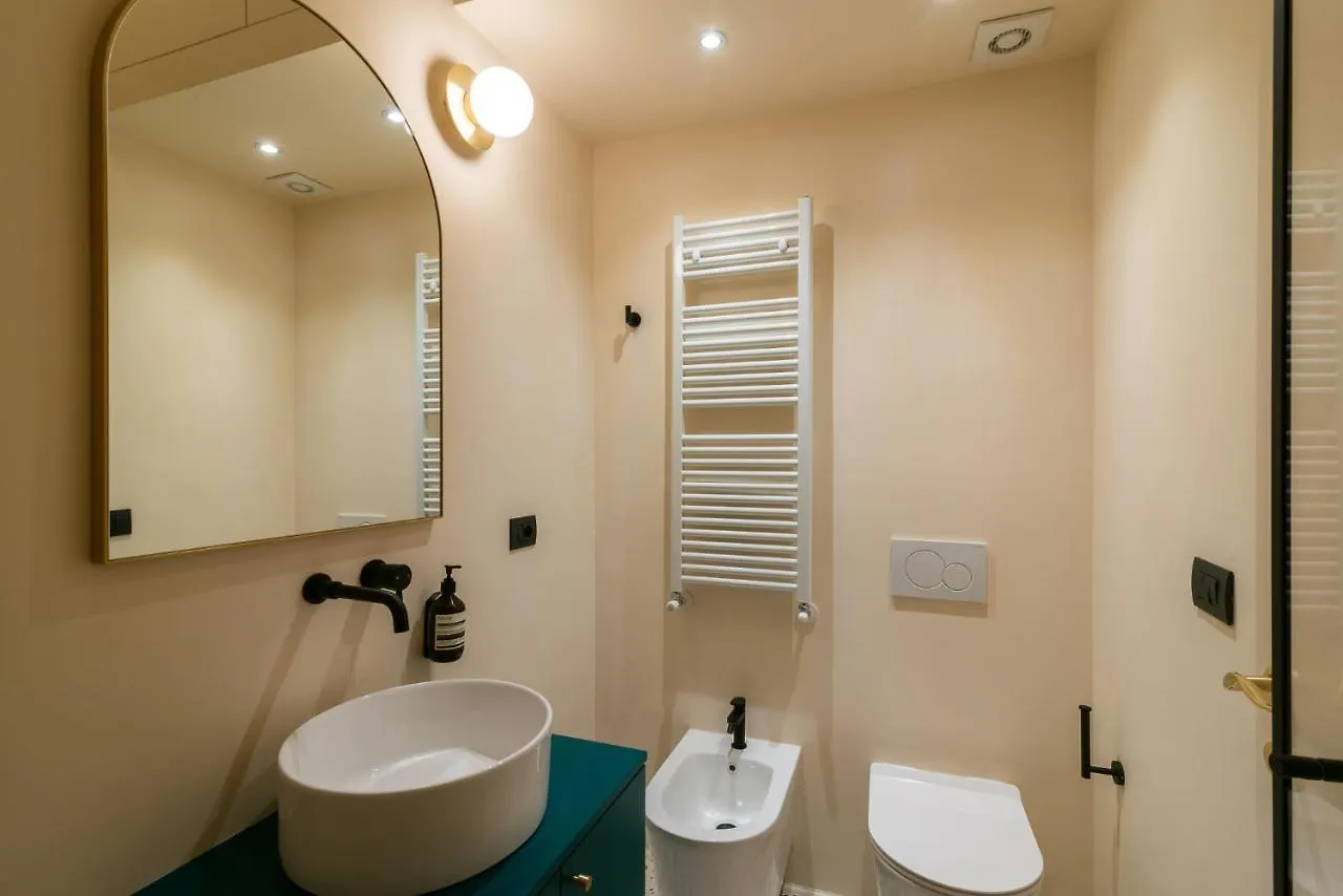 Apartment Youhosty - Borgonuovo 4 Milan